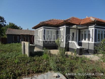 House in Bulgaria 4 km from the beach side
