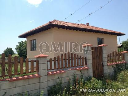 New house 8 km from the beach in Balchik back