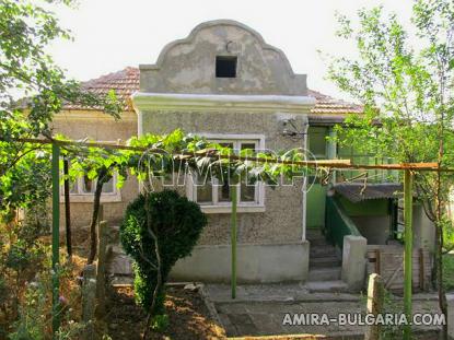 Cheap house 32 km from Varna 1