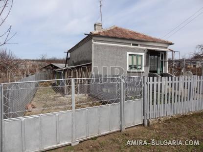 Cozy house near Dobrich garden parking lot 1