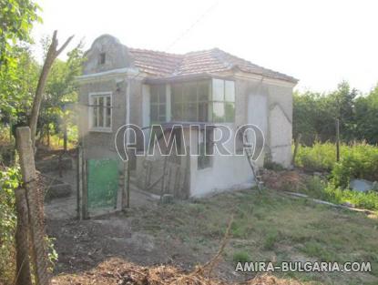 Cheap house 32 km from Varna side 2