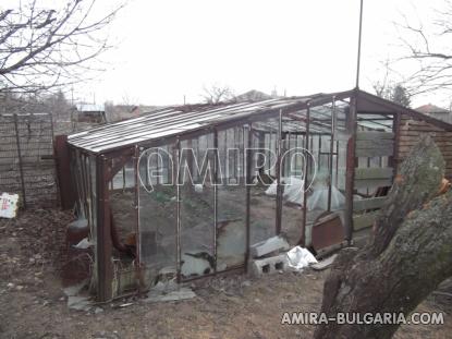 Cozy house in Bulgaria garden