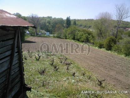 Bulgarian holiday home near a dam garden