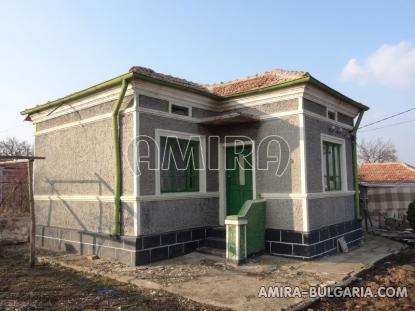 House in Bulgaria near a lake front 2