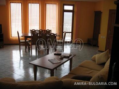 Furnished house 500 m from the beach living room