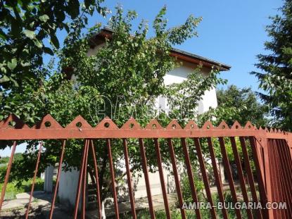 House in Bulgaria 32km from the beach fence