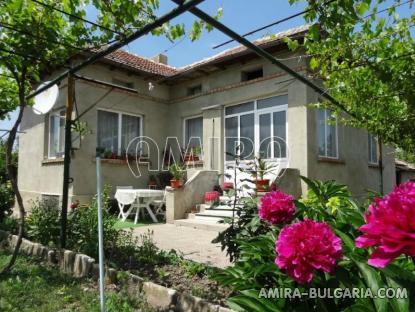 Renovated house with garage in Bulgaria