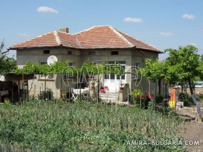 Renovated house with garage in Bulgaria 5