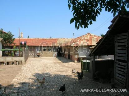 House 13 km from Dobrich, Bulgaria garden 2