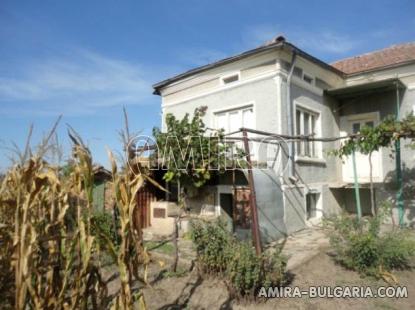 House near Dobrich Bulgaria 3