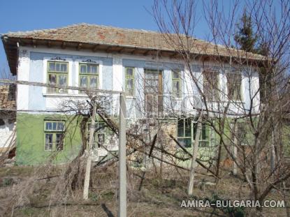 House for renovation near a fishing lake