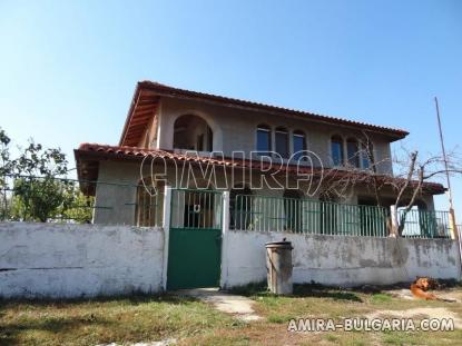 Massive house in Bulgaria near a lake 2