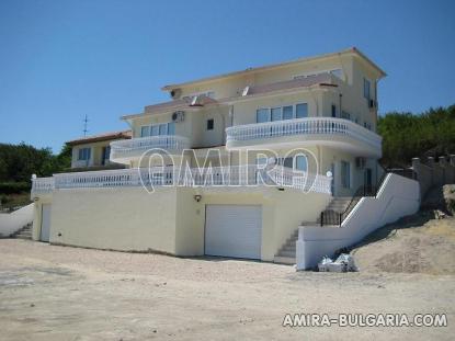 Huge sea view villa in Bulgaria front 2